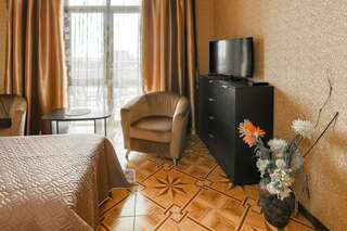 Гостиница Art Home Сочи Люкс трехместный-13