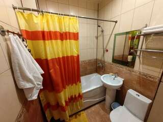 Гостиница Art Home Сочи Люкс трехместный-14