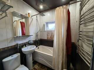 Гостиница Art Home Сочи Люкс четырехместный-13